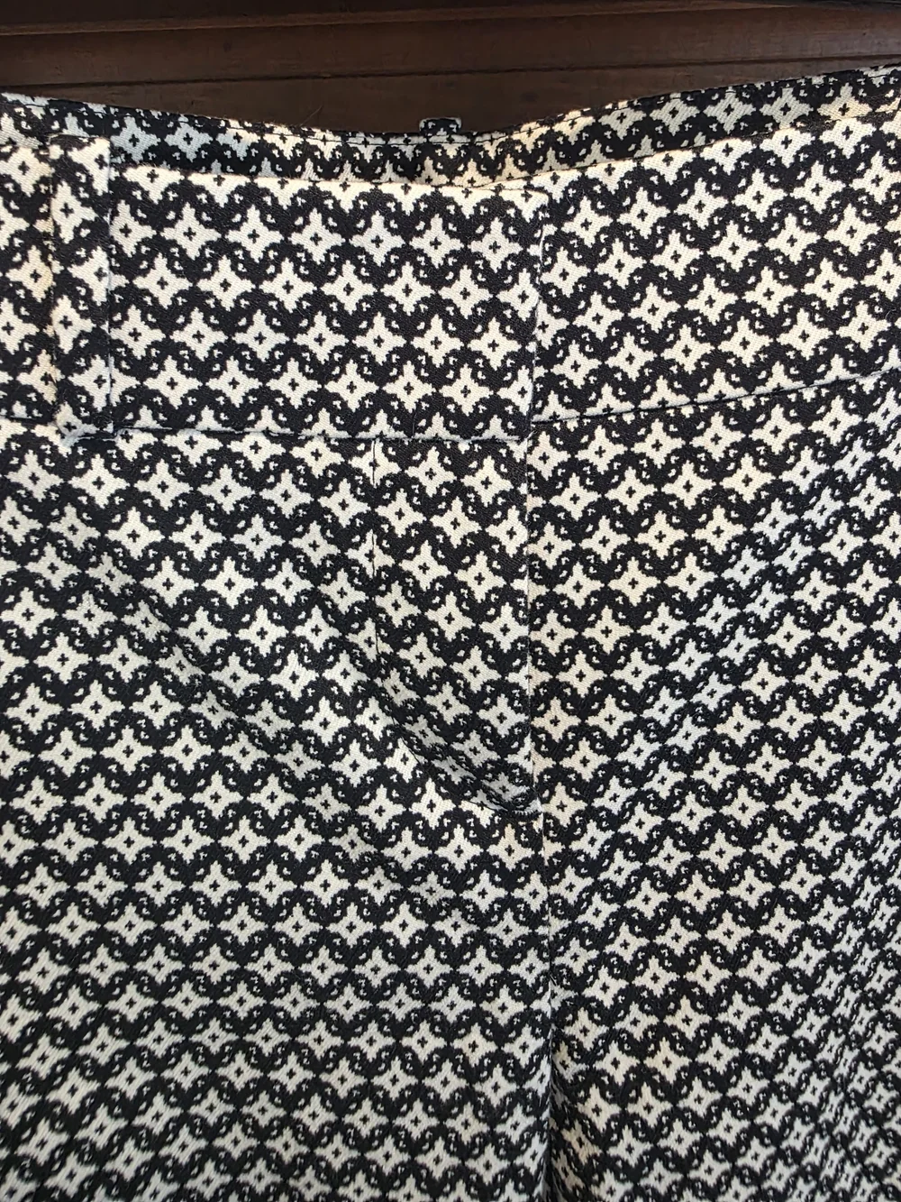 LOFT Black & White Printed Cropped Slim Ankle Pants